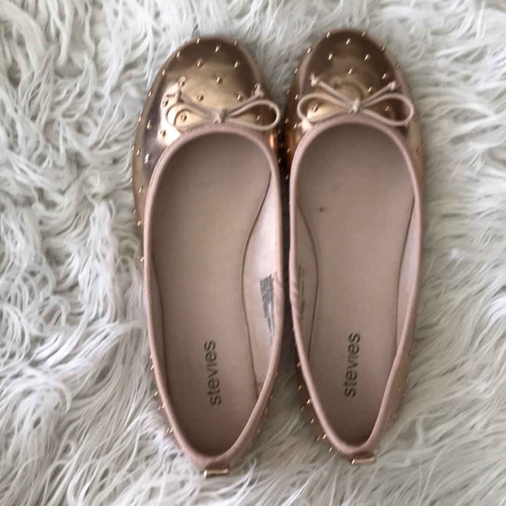 𝚂𝚝𝚎𝚟𝚒𝚎𝚜 Gold dress shoes